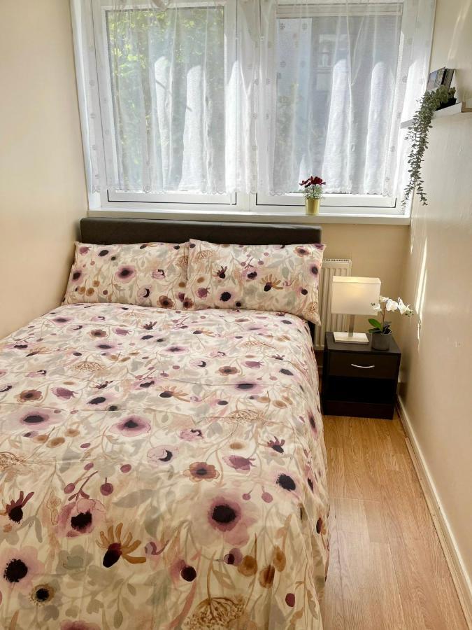 3Br Central London Close Station Buitenkant foto