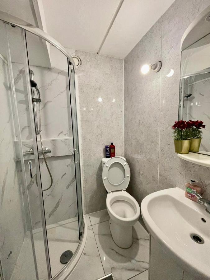 3Br Central London Close Station Buitenkant foto