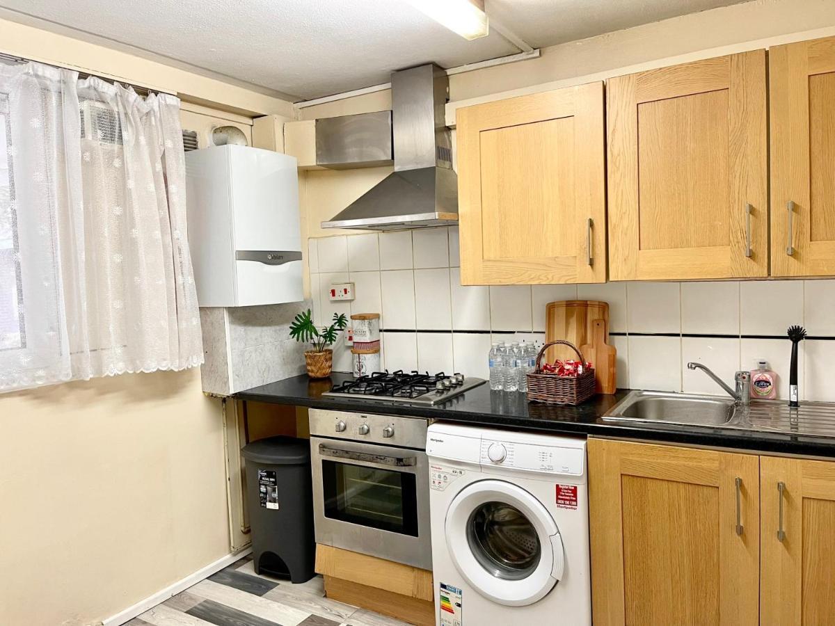 3Br Central London Close Station Buitenkant foto
