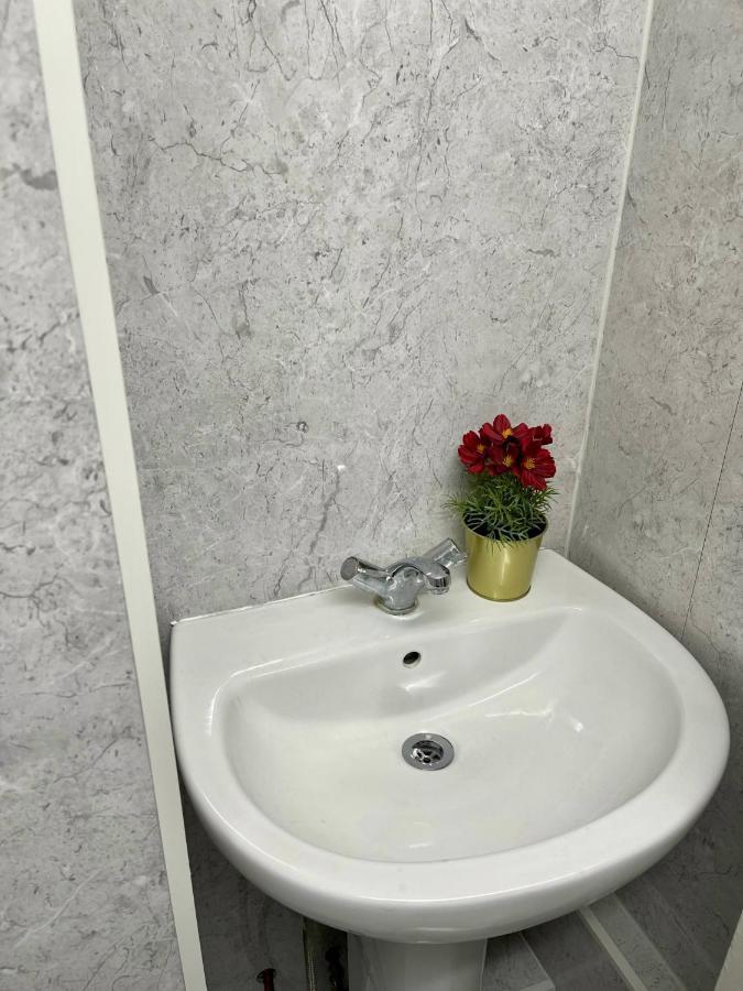 3Br Central London Close Station Buitenkant foto